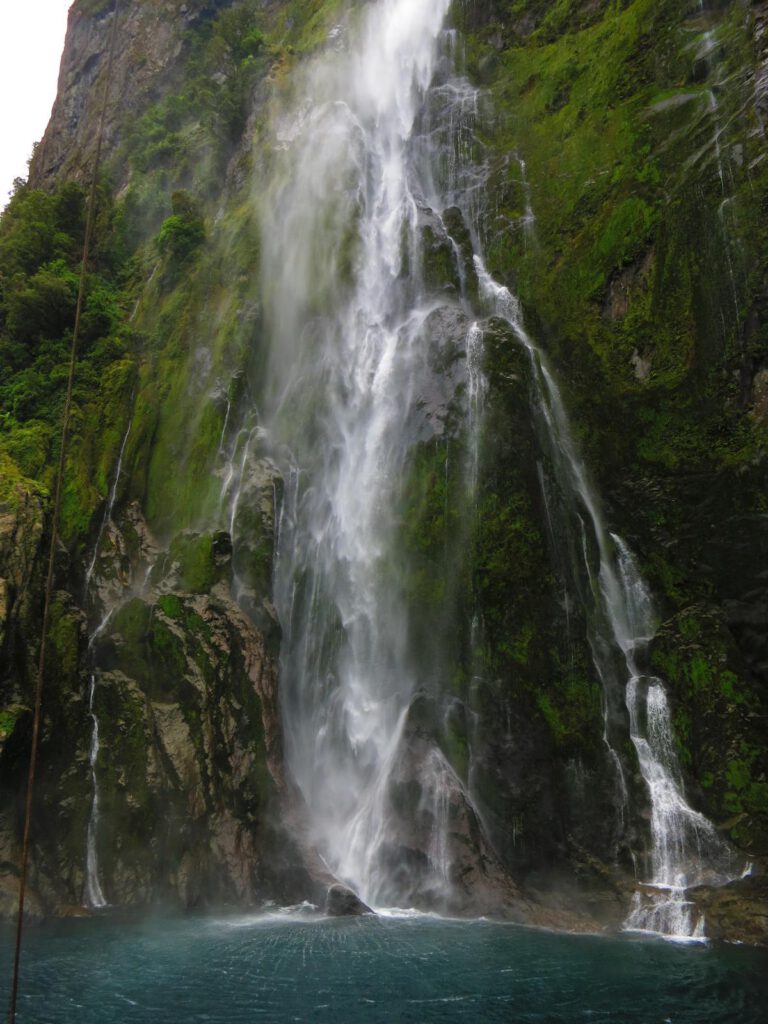 Wasserfall im Milford Sound