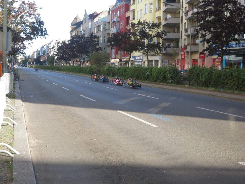 Handbiker beim Berlin Marathon 2015