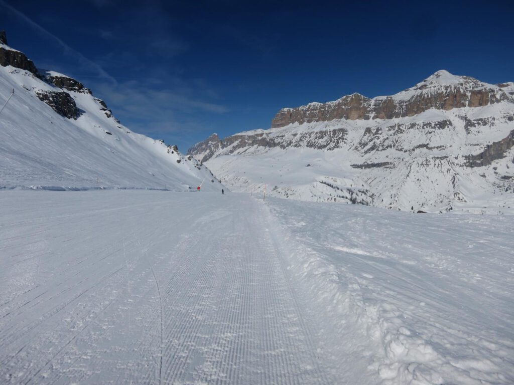 Auf der roten Sellarunde Richtung Skigebiet Fassatal