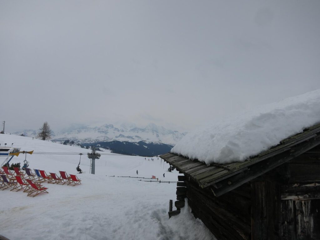 wolkenreiche Aussicht Hütte La Brancia 