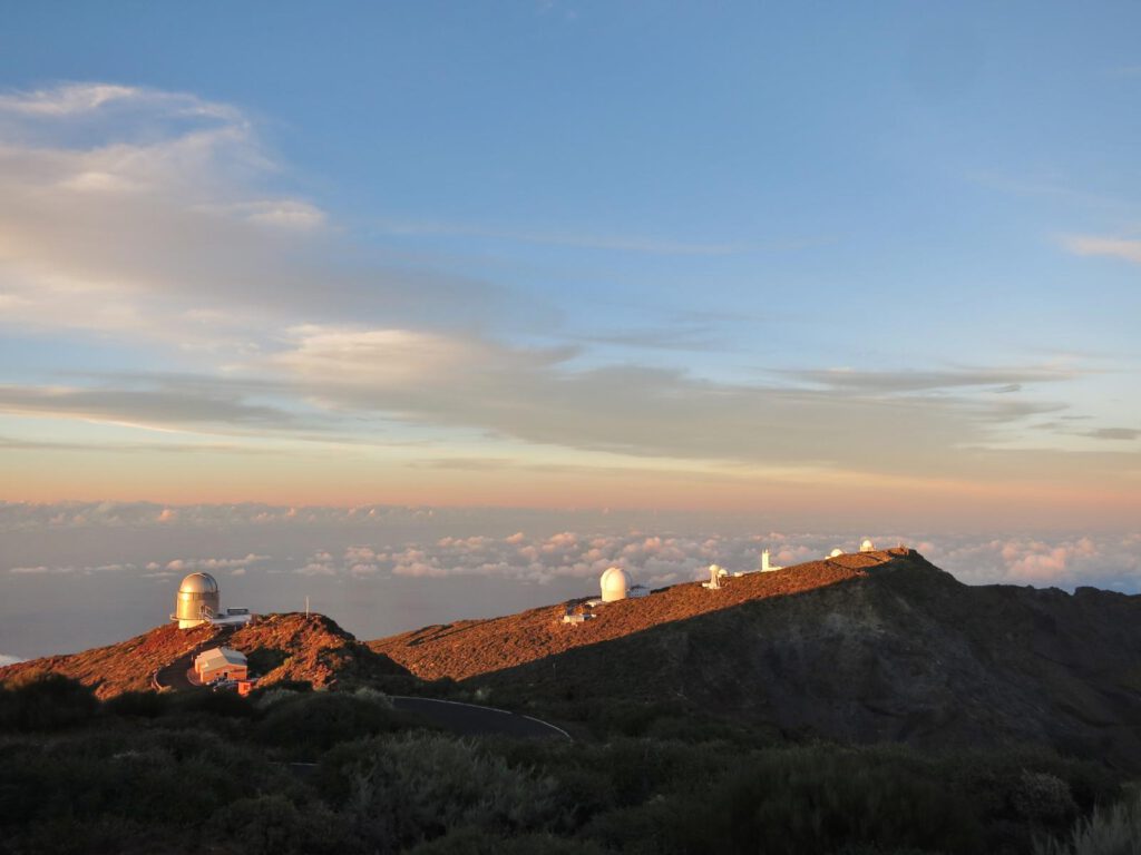 Sonnenuntergang auf dem Roque de los Muchachos Sonnenuntergang auf dem Roque de los Muchachos 