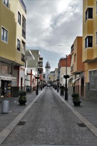 Straßenflucht Candelaria mit Blick auf die Basilika 