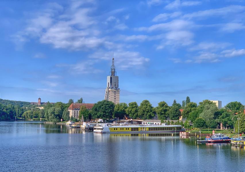 MS Sanssouci und die Heilig Geist Kirche sowie die Havel Potsdam