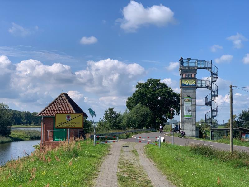 ehemaliger DDR-Grenzturm / Lenzen an der Elbe 