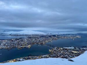 Warten auf die Nordlichter auf dem Storsteinen