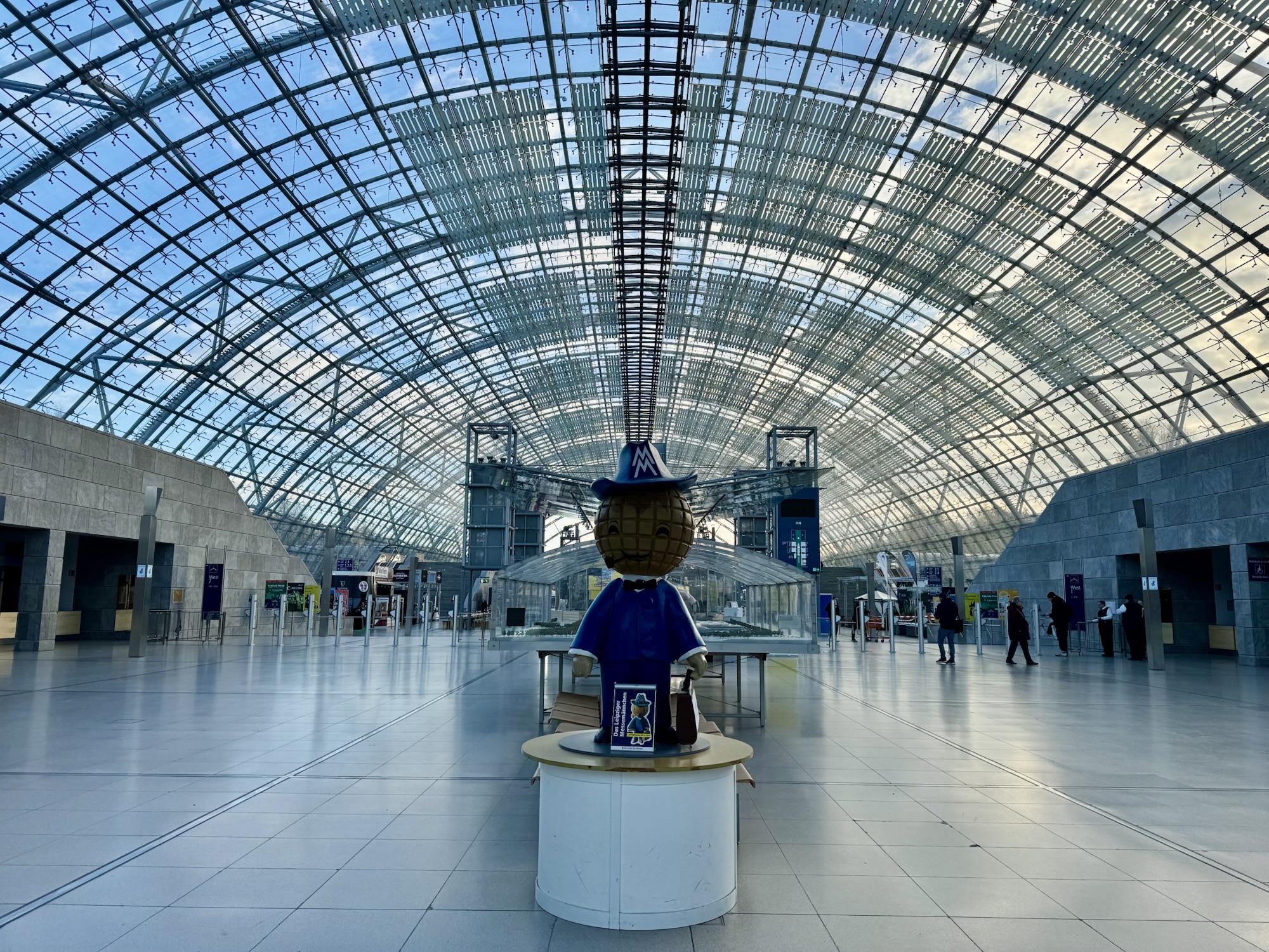 Eingangshalle Ost Touristik & Caravaning Leipzig TC Leipzig 2025