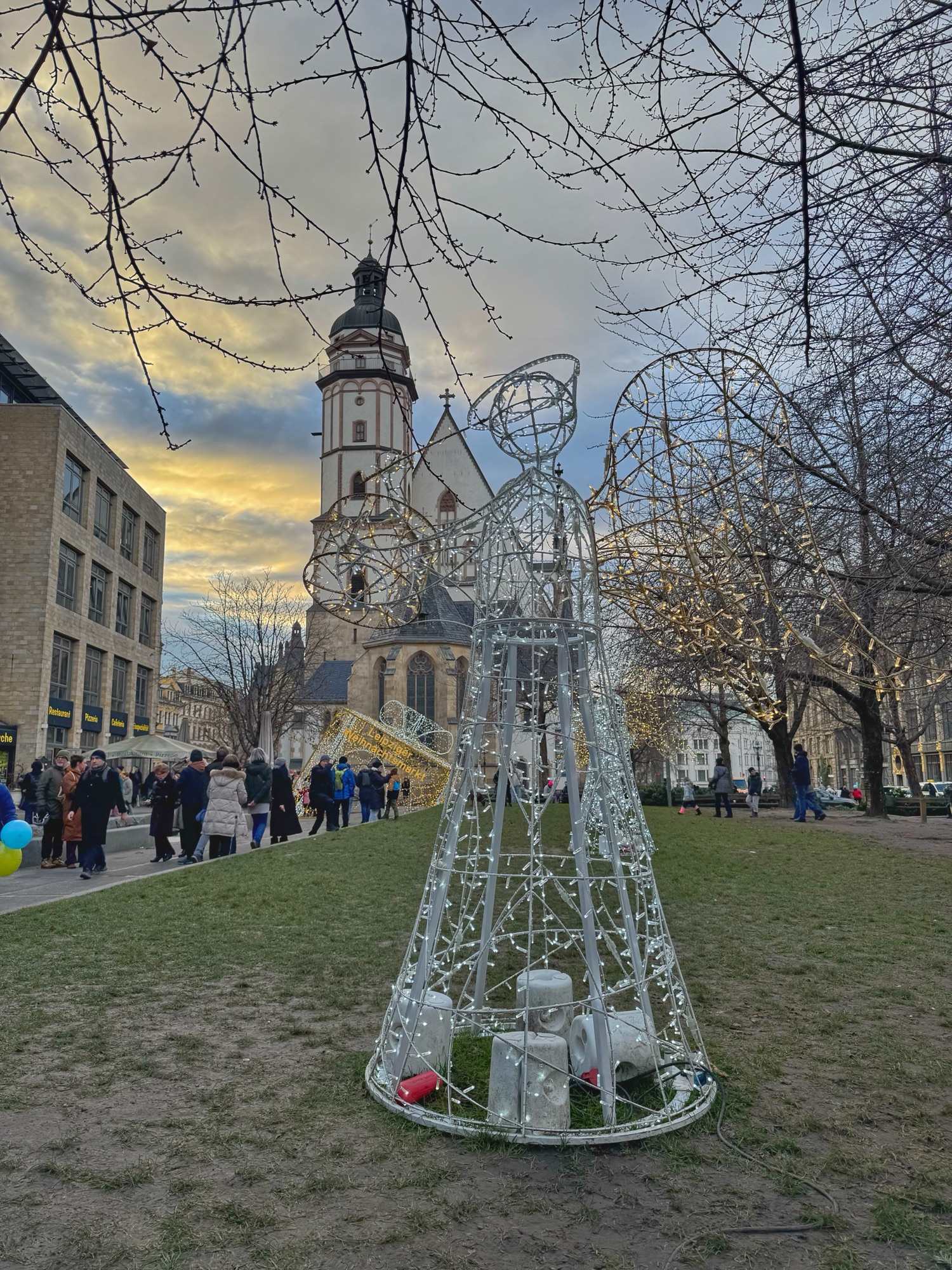 Lichtinstallation Thomaswiese