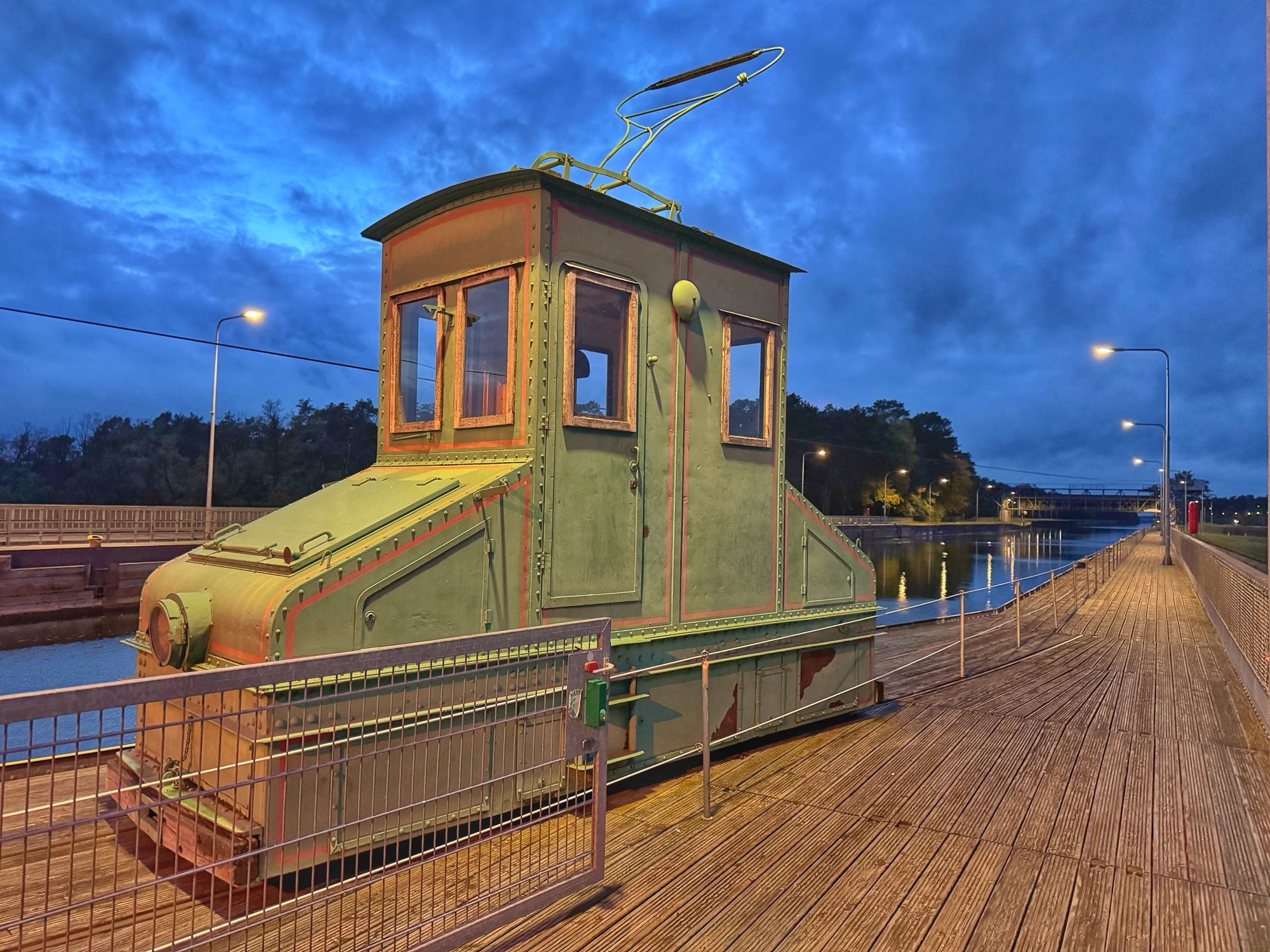 Treidellokomotive Niederfinow