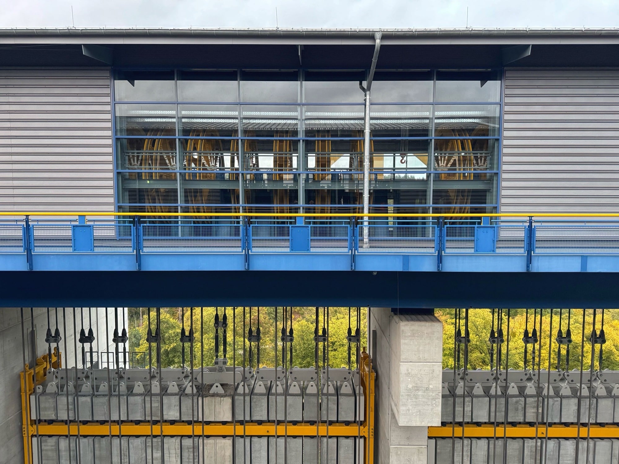 Gegengewichtsausgleich im Schiffshebewerk Niederfinow